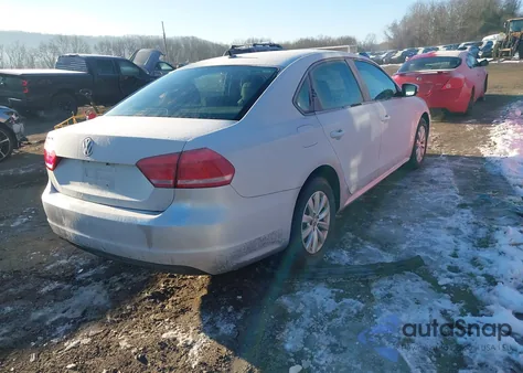 2013 Volkswagen Passat S z USA, uszkodzony, nr VIN 1VWAP7A3XDC130063